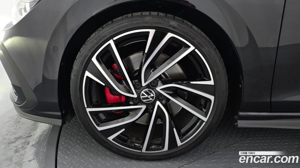 Volkswagen Golf 2.0 GTI, 2024