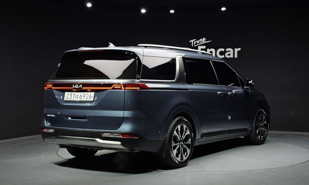 Kia Carnival 7-Seater Signature, 2023