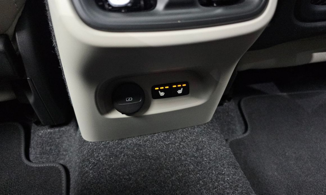 Volvo XC40 B4 Ultra Bright, 2025