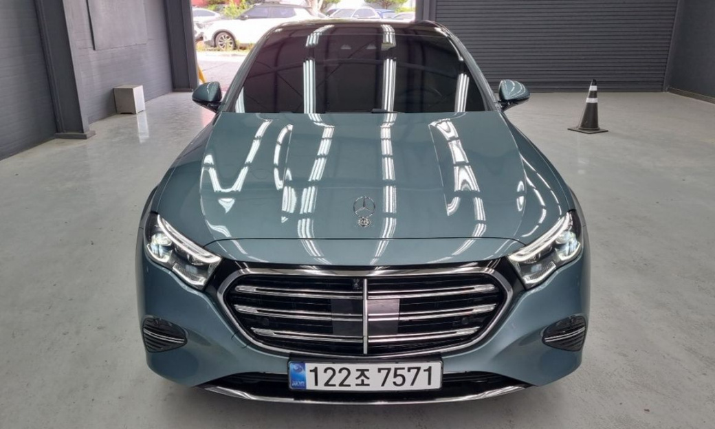 Mercedes-Benz E-Class E300 4MATIC Exclusive, 2024
