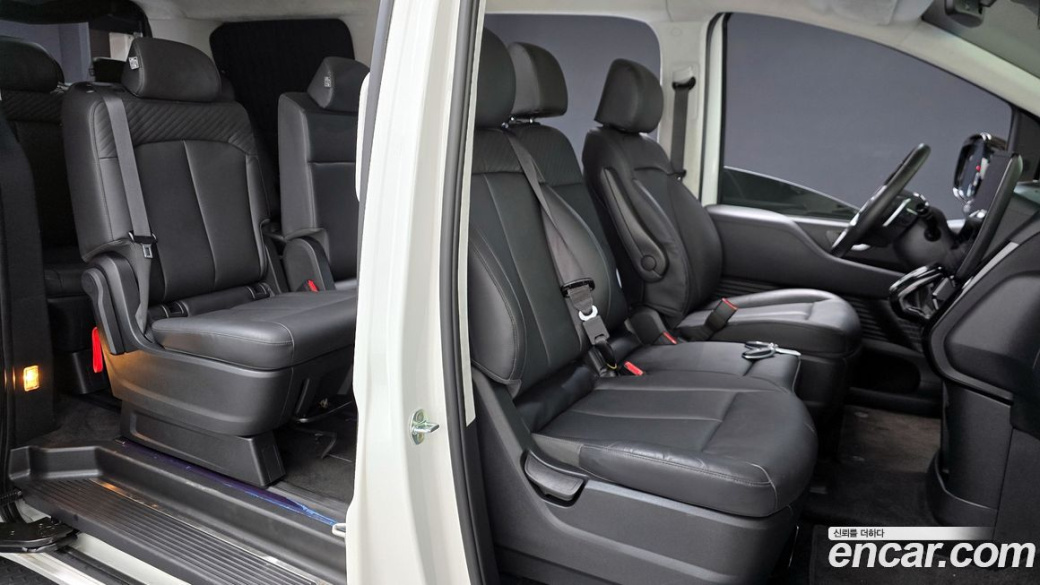 Hyundai Staria 4WD Camper, 2023