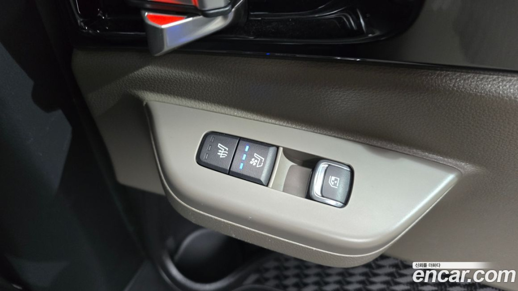 Kia Carnival 9-Seater Signature, 2024