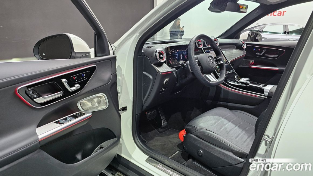 Mercedes-Benz GLC-Class GLC300 4MATIC AMG Line, 2025