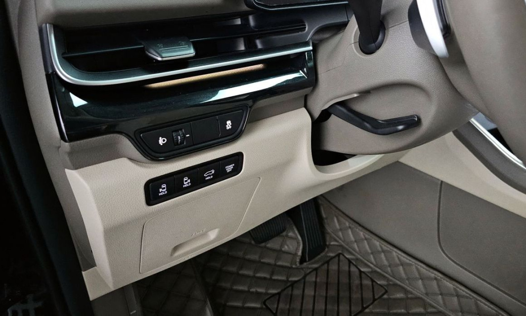 Kia Carnival 9-Seater Gravity, 2025