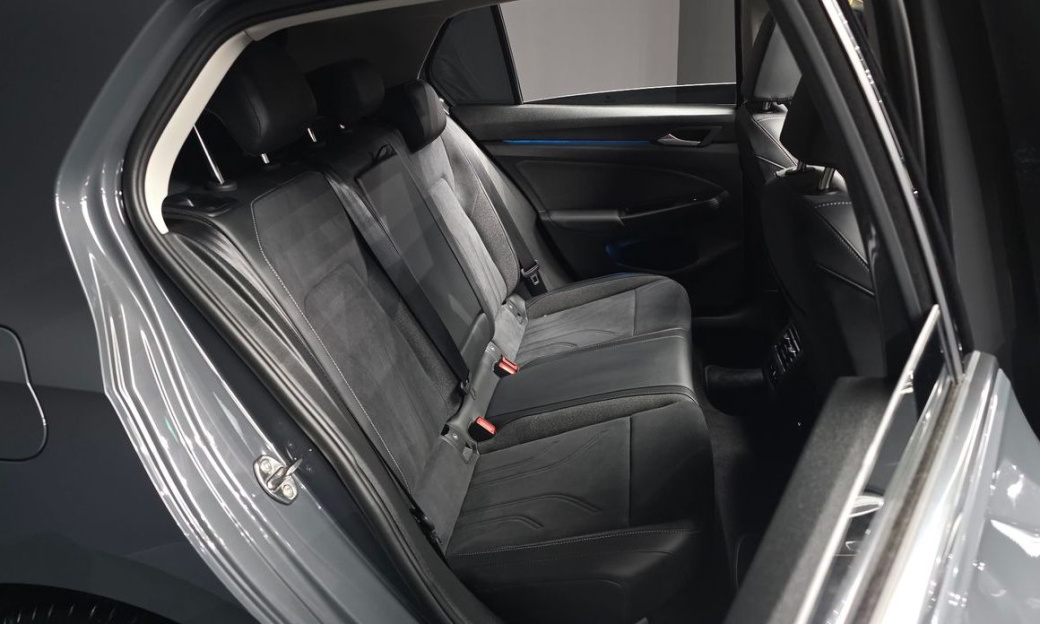 Volkswagen Golf 2.0 TDI Prestige, 2025