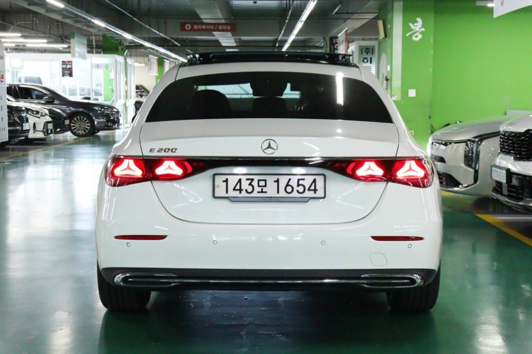 Mercedes-Benz E-Class E200 Avantgarde, 2024