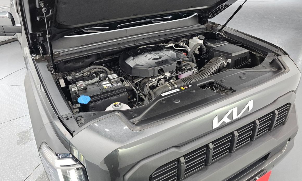 Kia Tasman 2.5T Gasoline 4WD, 2026