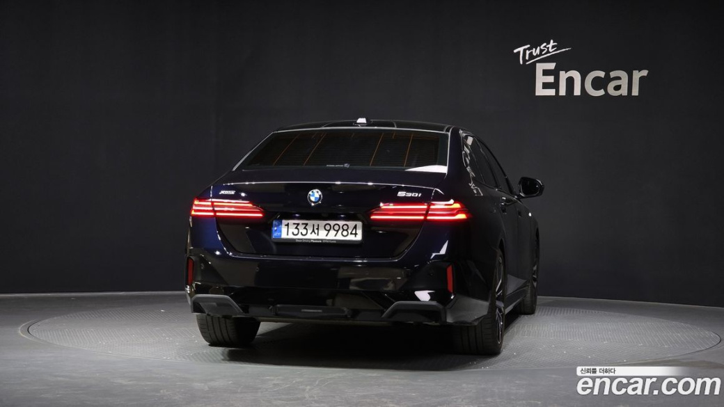 BMW 5-Series 530i xDrive M Sport, 2024