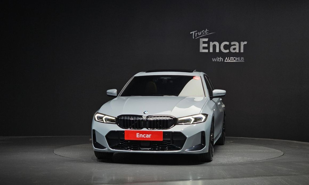 BMW 3-Series 320i M Sport, 2025