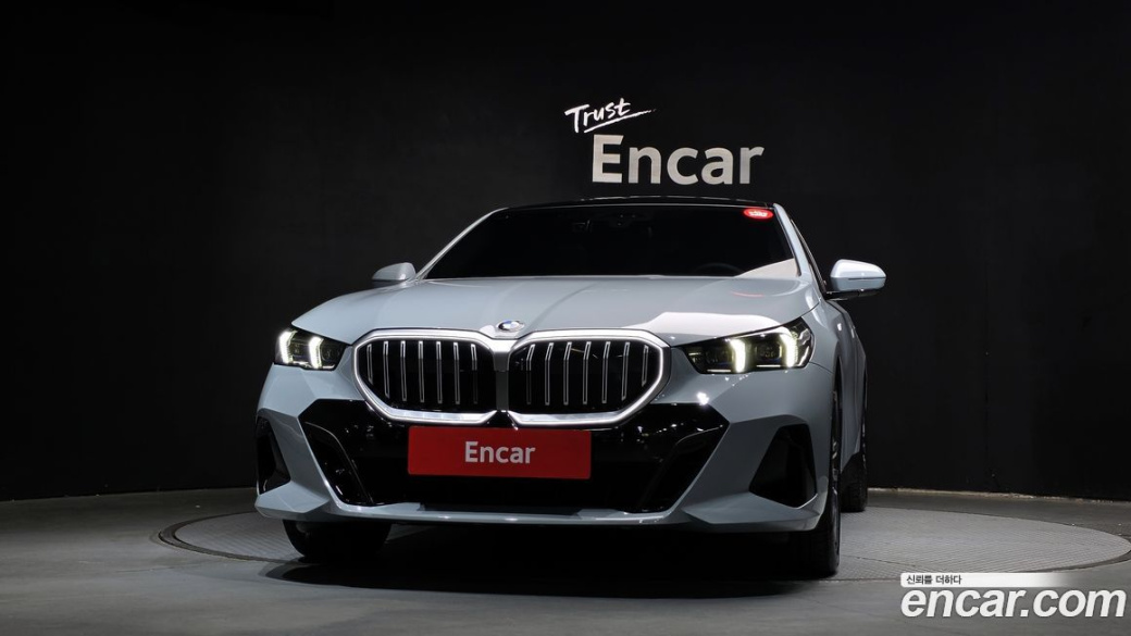 BMW 5-Series 520i M Sport, 2025