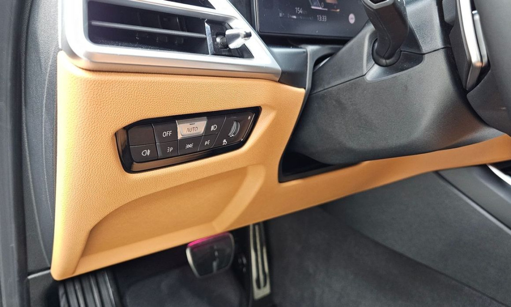 BMW 3-Series 320i M Sport, 2025
