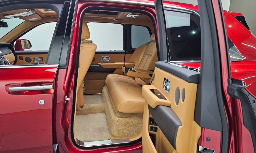 Rolls-Royce Cullinan 6.7 V12, 2023