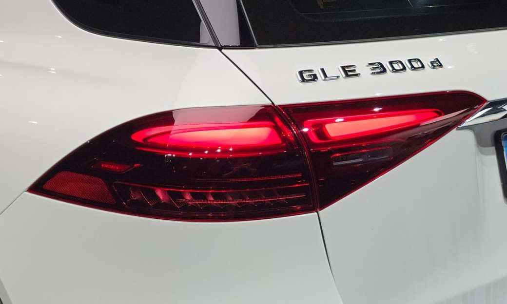 Mercedes-Benz GLE-Class GLE300d 4MATIC, 2024