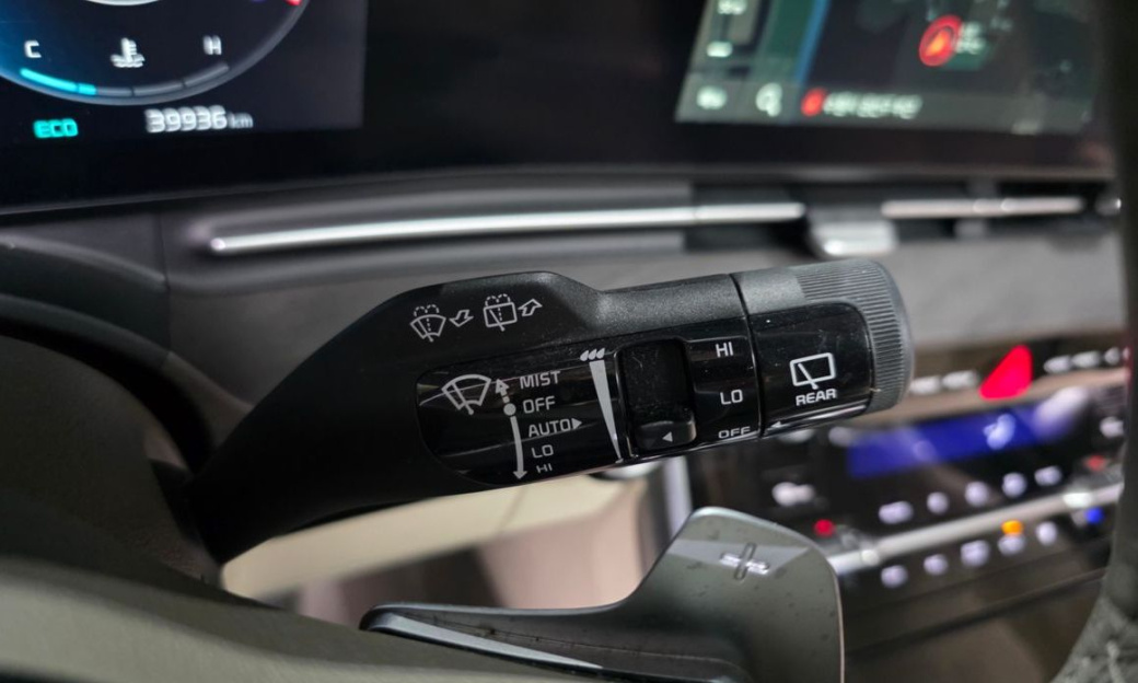 Kia Carnival 7-Seater Signature, 2023