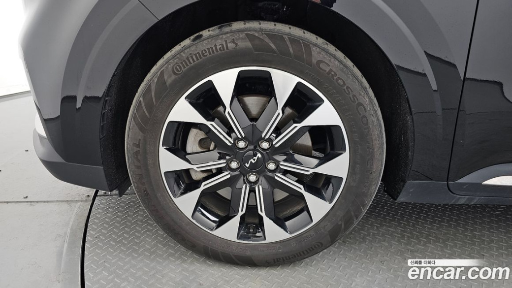 Kia Carnival 9-Seater Signature, 2023