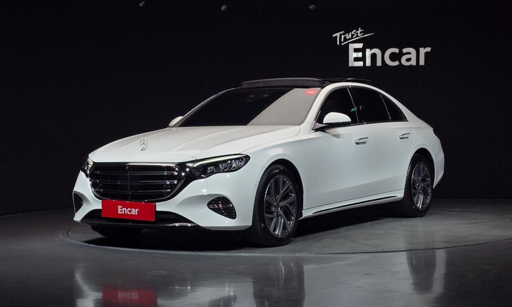 Mercedes-Benz E-Class E220d 4MATIC Exclusive, 2024
