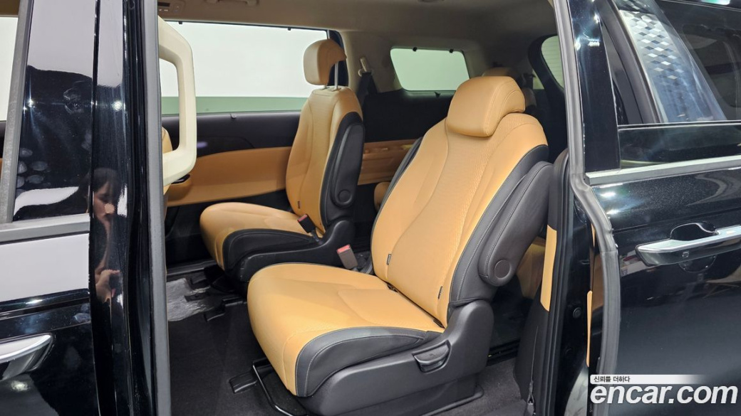 Kia Carnival 9-Seater Signature, 2023