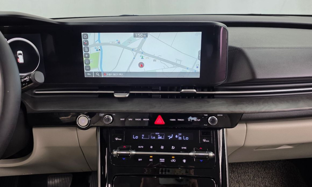 Kia Carnival 7-Seater Signature, 2022