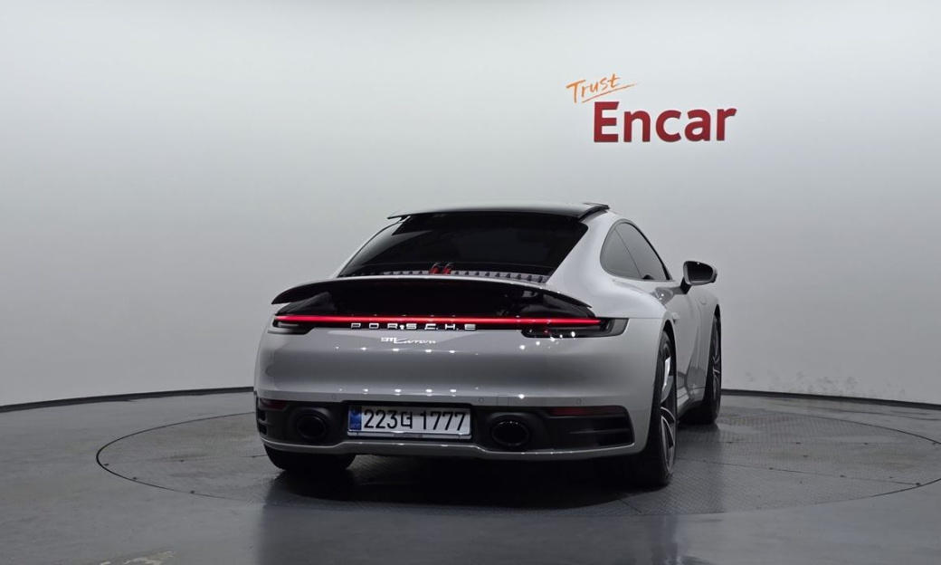 Porsche 911 Carrera, 2024