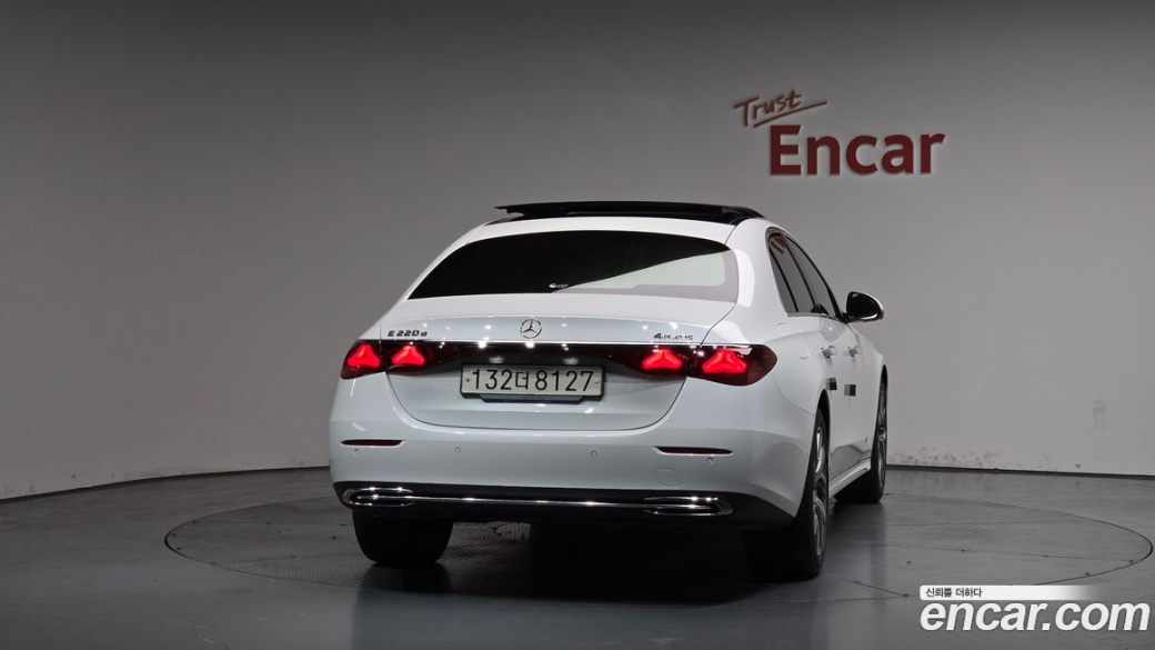 Mercedes-Benz E-Class E220d 4MATIC Exclusive, 2024