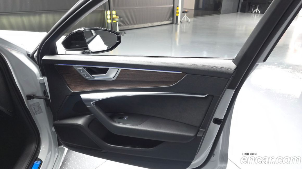 Audi A6 45 TFSI Quattro Premium, 2025