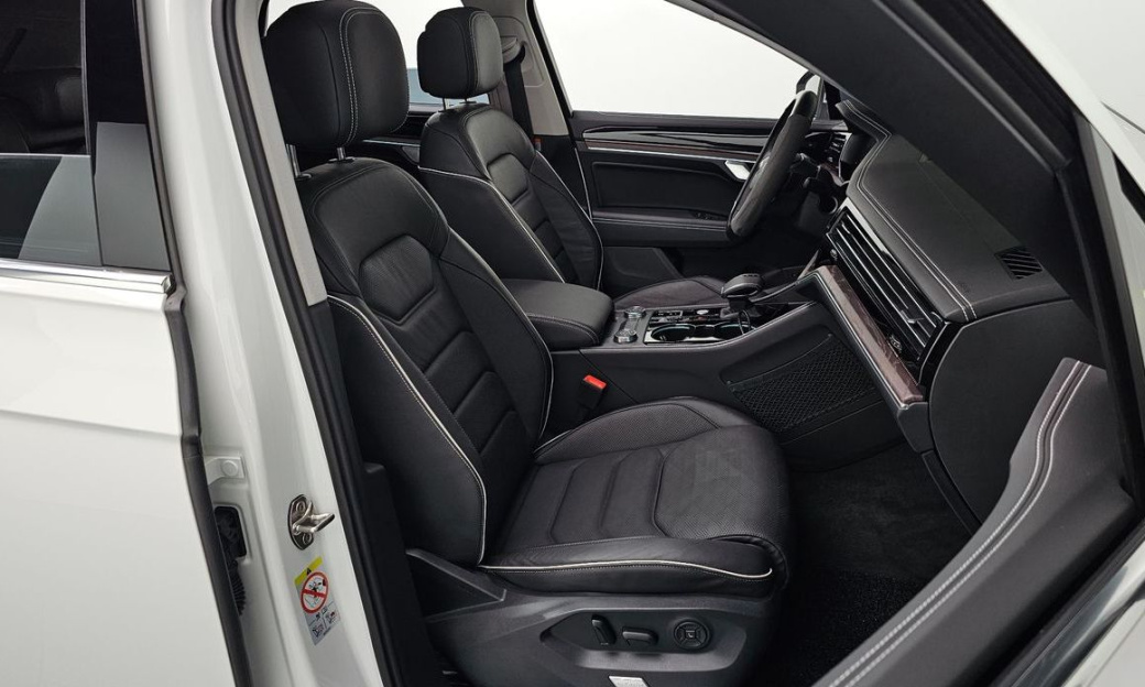 Volkswagen Touareg 3.0 TDI Prestige, 2025