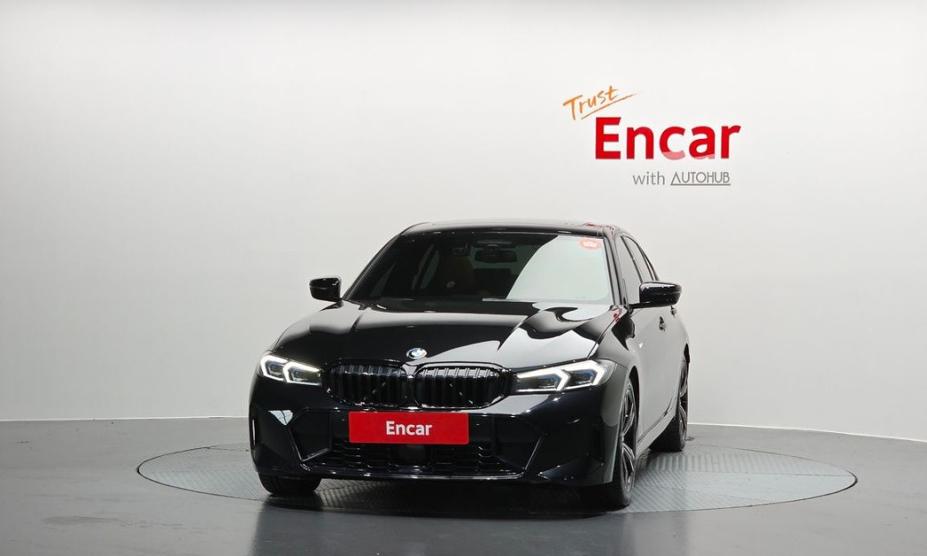 BMW 3-Series 320i M Sport, 2025