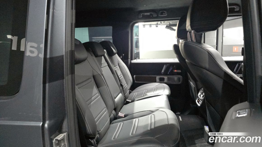 Mercedes-Benz G-Class G450d, 2025