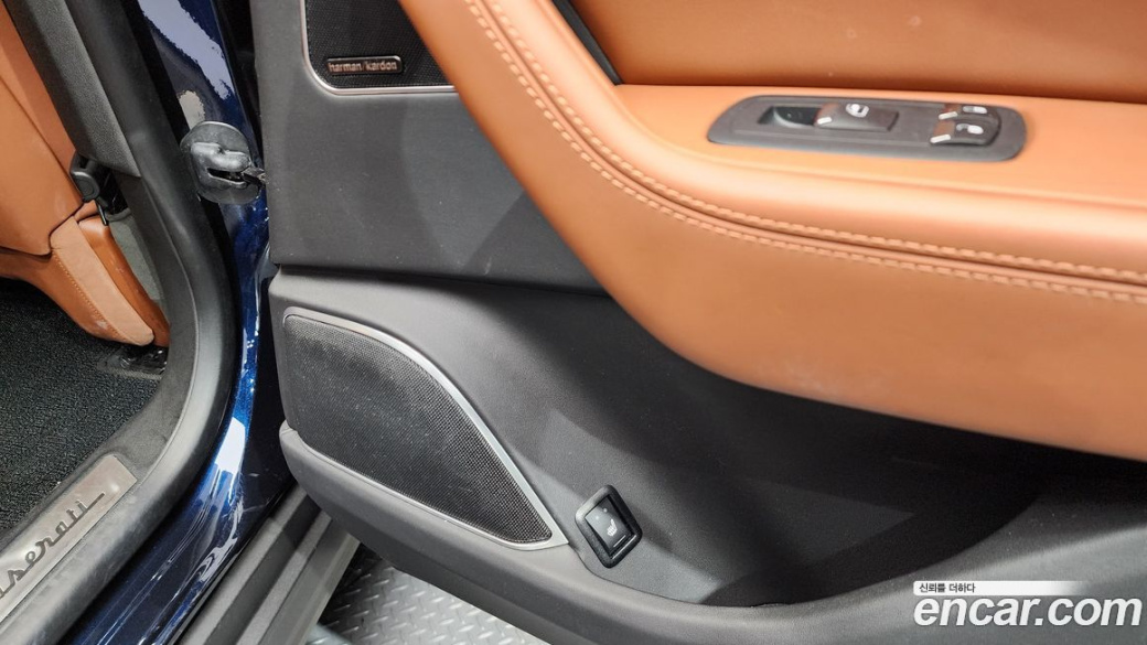 Maserati Levante 3.0 AWD Modena, 2022