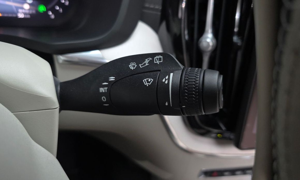 Volvo XC60 B5 Ultra Dark Air Sus, 2026