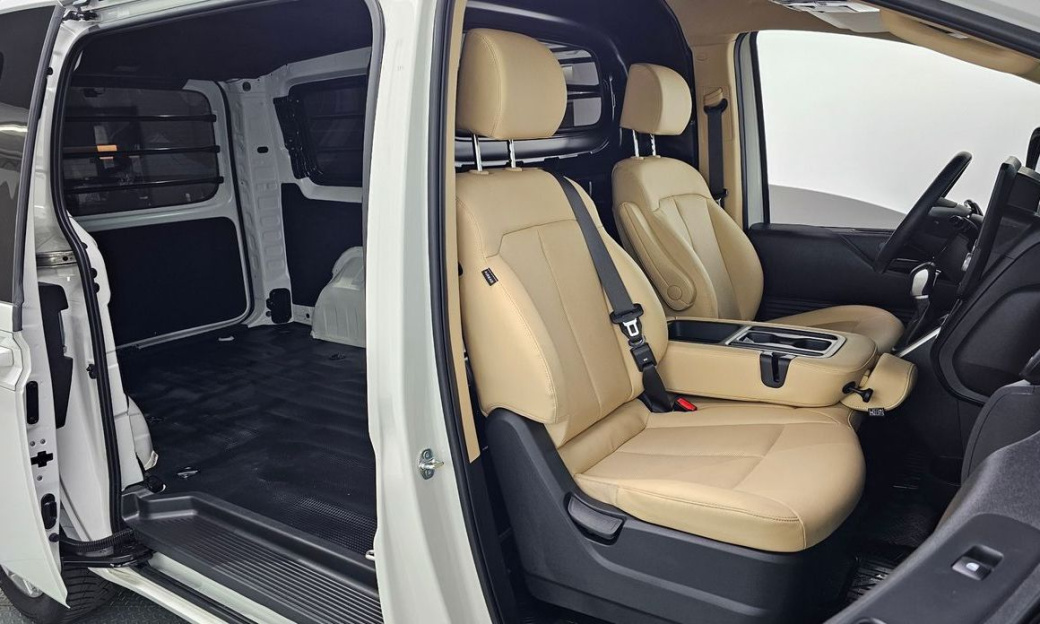 Hyundai Staria Cargo 3-Seater, 2025