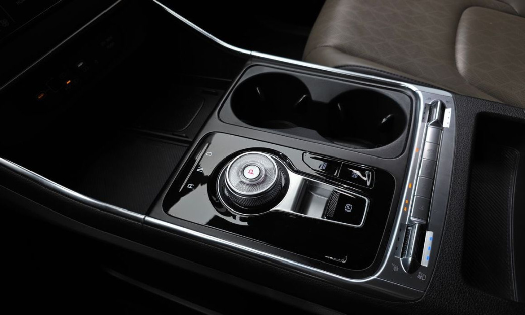 Kia Carnival 9-Seater Noblesse, 2024