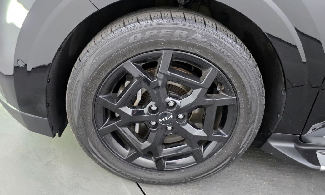 Kia Carnival 9-Seater Gravity, 2024