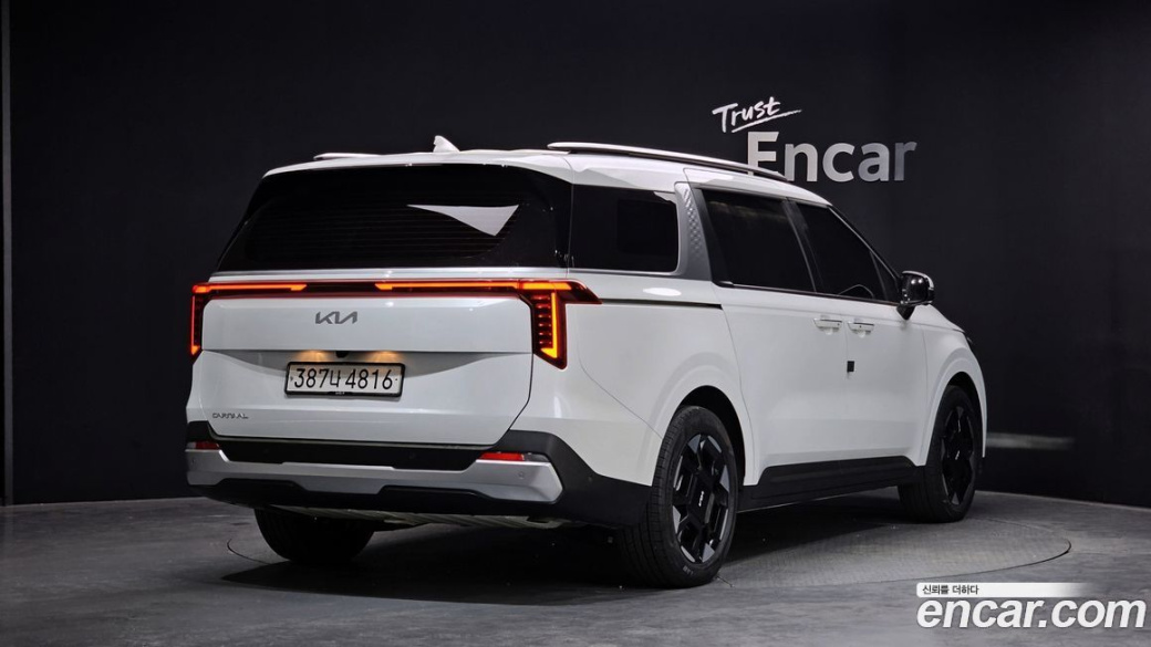 Kia Carnival 9-Seater Prestige, 2025
