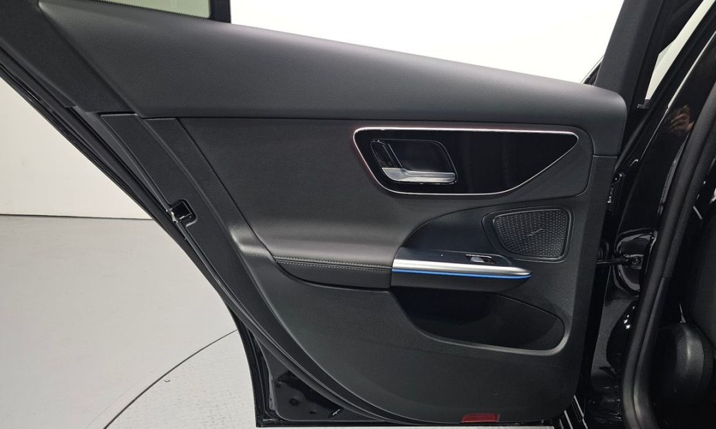 Mercedes-Benz C-Class C200 Avantgarde, 2025