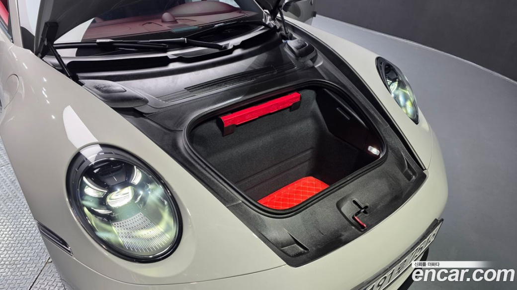 Porsche 911 Carrera GTS, 2023