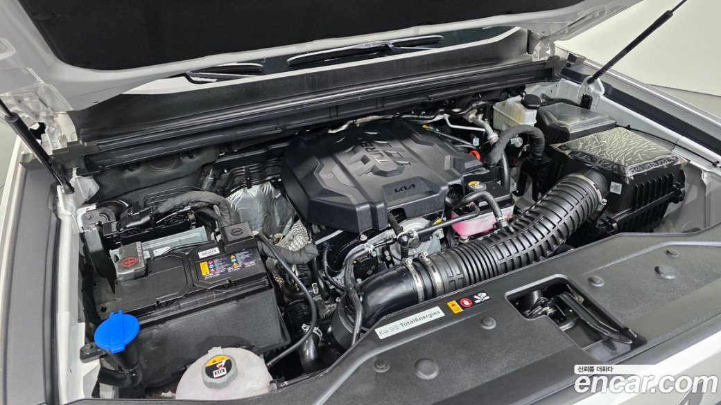 Kia Tasman 2.5T Gasoline 4WD, 2026