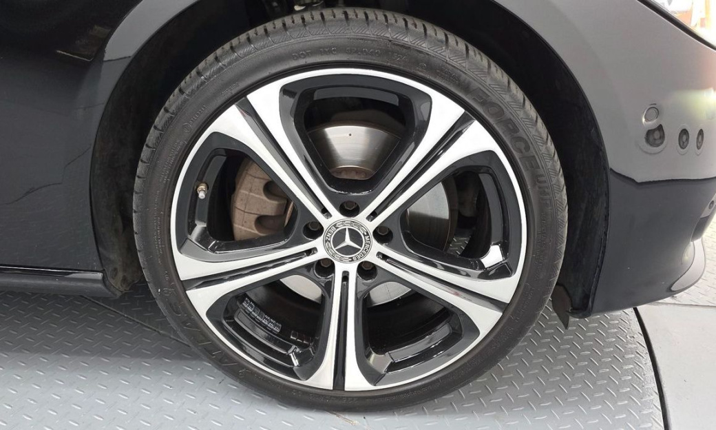 Mercedes-Benz C-Class C300 4MATIC Avantgarde, 2023