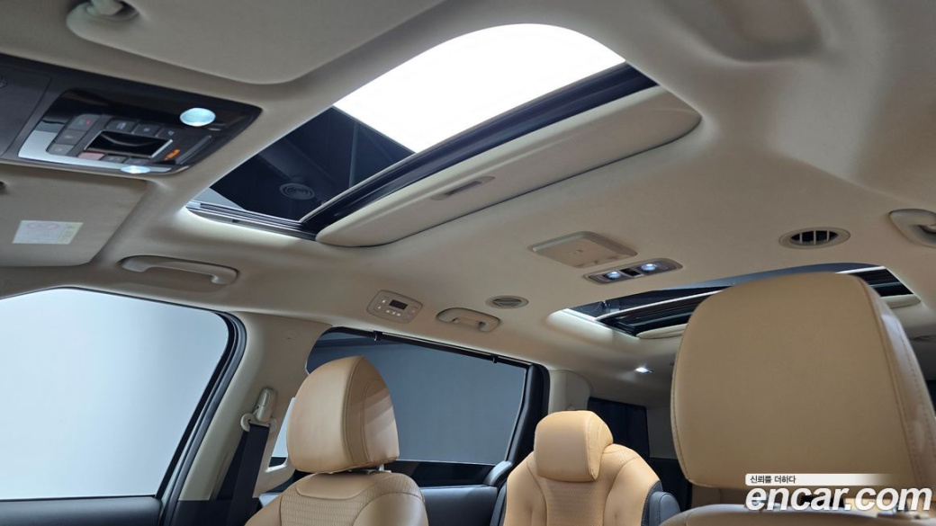 Kia Carnival 9-Seater Signature, 2023
