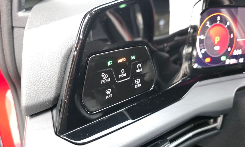 Volkswagen Golf 2.0 TDI Prestige, 2024