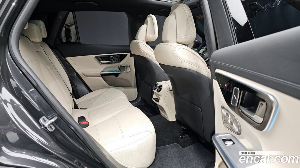 Mercedes-Benz GLC-Class GLC 300 4MATIC Avantgarde, 2025