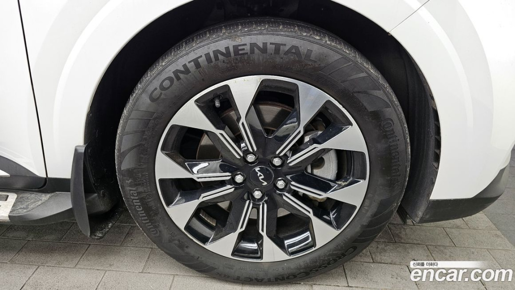 Kia Carnival 9-Seater Signature, 2023