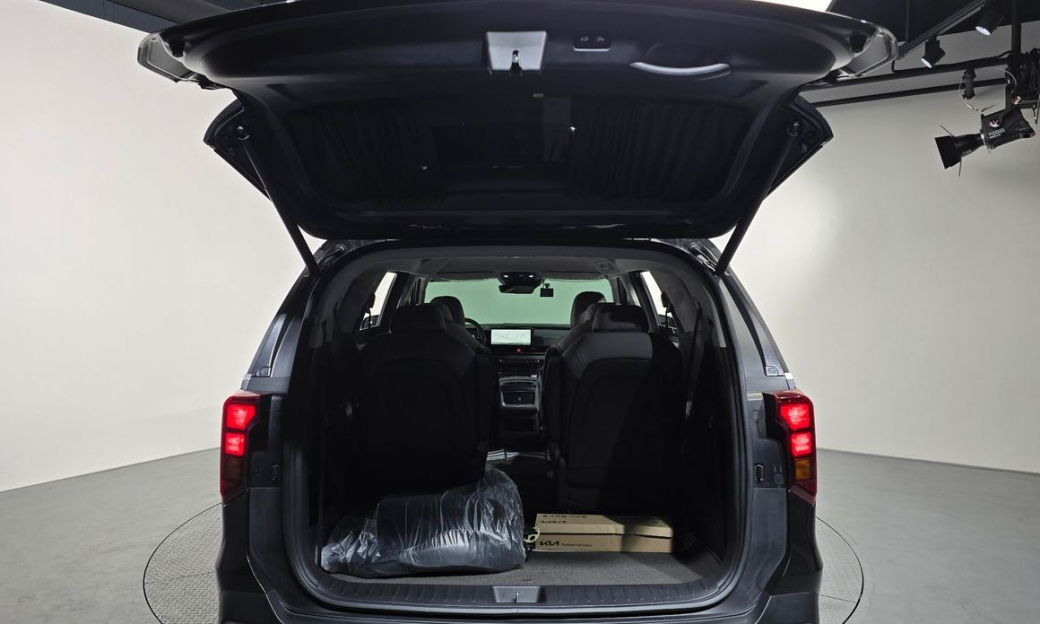 Kia Carnival 9-Seater Noblesse, 2025
