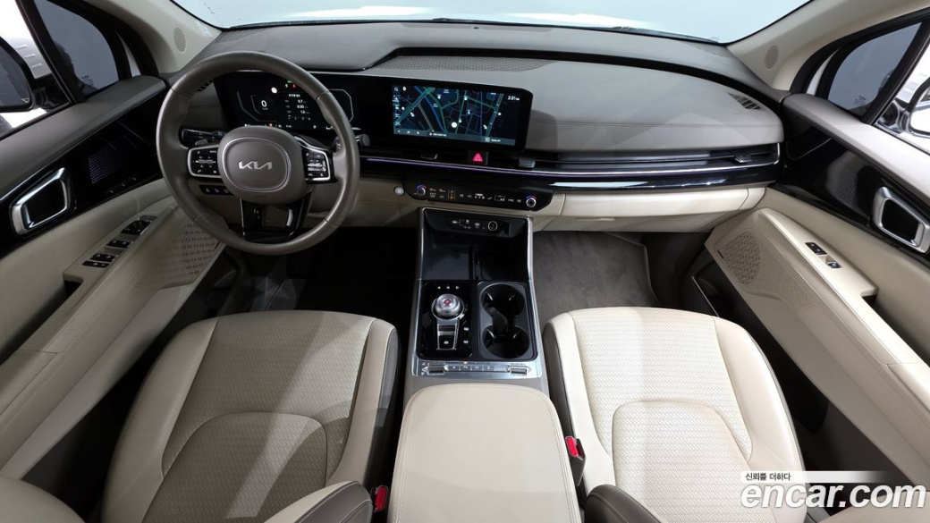 Kia Carnival 7-Seater Signature, 2024