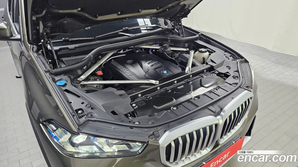 BMW X5 xDrive 40i xLine, 2024