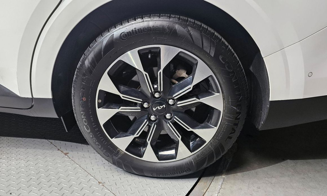 Kia Carnival 9-Seater Signature, 2023
