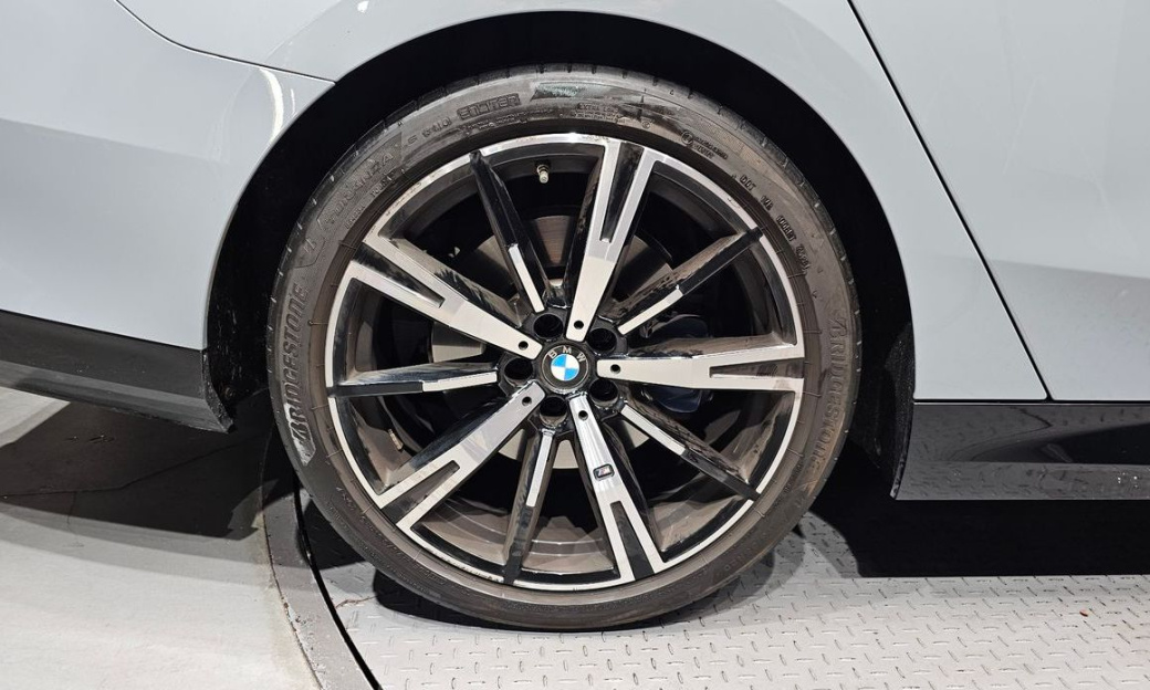 BMW 5-Series 530i xDrive M Sport, 2024
