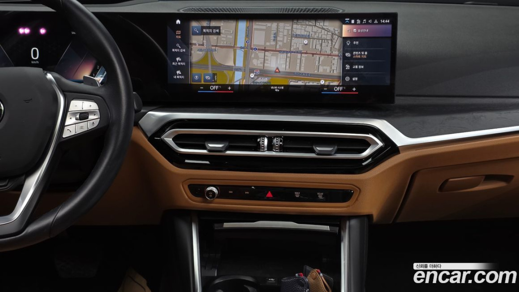 BMW 3-Series 320i Touring, 2024
