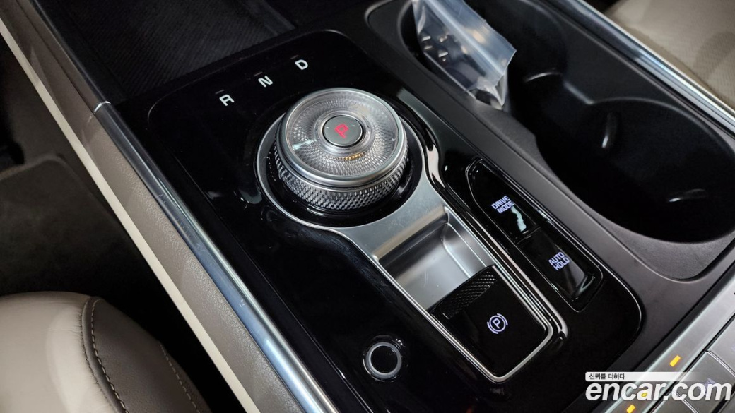 Kia Carnival 7-Seater Gravity, 2024