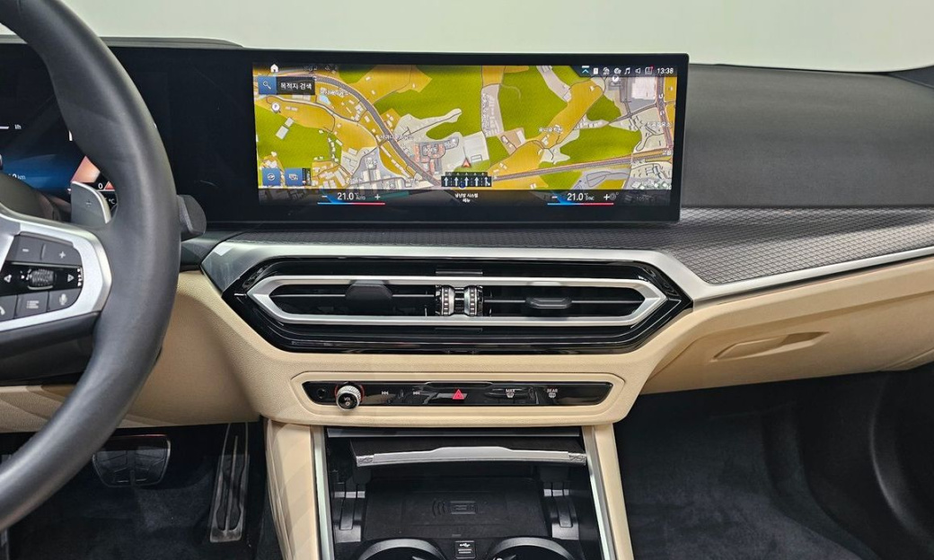 BMW 3-Series 320i M Sport, 2024